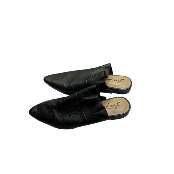 Free People Sienna Ruffle Leather Slip On Mule Flat Sz 38.5 US 8 Black - Picture 3 of 14